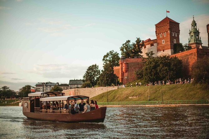 Gondola cruise The Vistula River Krakow private tour up to 12 person - Manggha and the changing river views