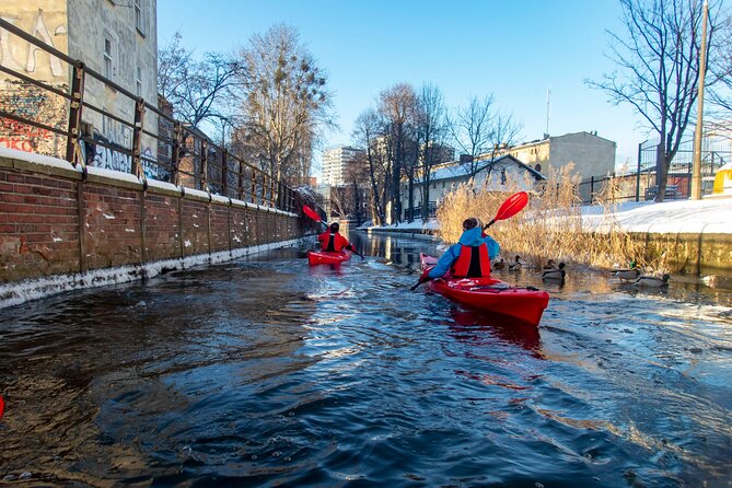 Guided Winter Kayak Tour in Gdańsk & Hot Chocolate Treat - The hot chocolate break on the river
