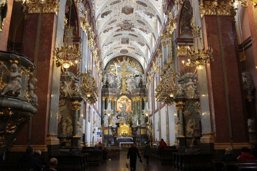Half-Day Czestochowa Black Madonna Tour from Krakow - Seeing the Black Madonna