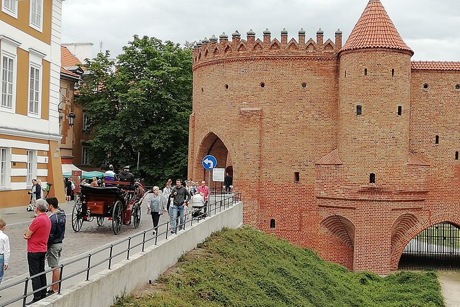 Half-Day Warsaw Layover Tour by Minivan with Airport Pickup - Turning a layover into a city visit
