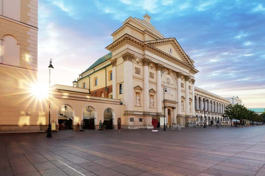 Highlights of Warsaw Private Bike Tour with Licensed Guide - Why a private bike tour works well in Warsaw