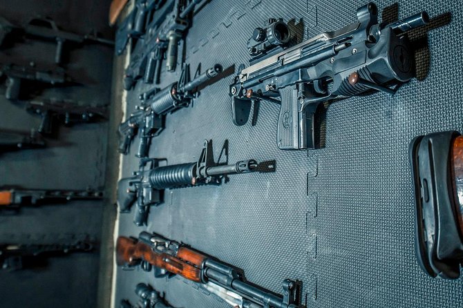 Indoor Shooting Range in Warszawa - Five guns, one compact Warsaw session