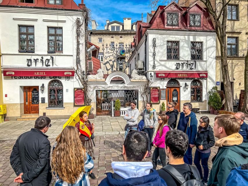 Jewish Krakow Walking Tour in English - The pause halfway through the walk