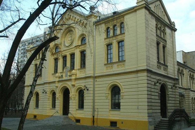 Jewish Warsaw - Prozna Street preserves a small piece of the old city
