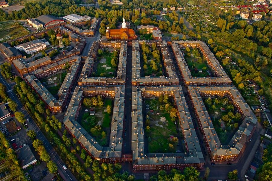 Katowice and Nikiszowiec: bicycle tour with guide - Returning through Paderewski Housing Estate