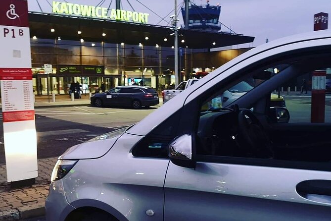 Katowice KTW Airport - Kraków City/KrakówAirport Private Transfer - Meeting your driver at Katowice Airport
