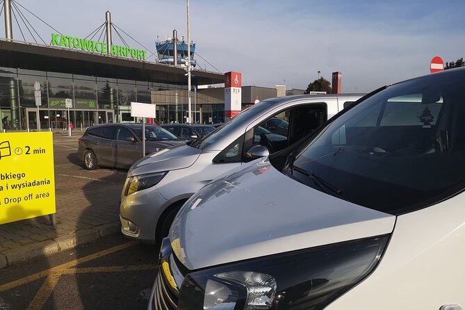 Katowice KTW Airport - Kraków City/KrakówAirport Private Transfer - The 1-hour-40-minute ride to Kraków