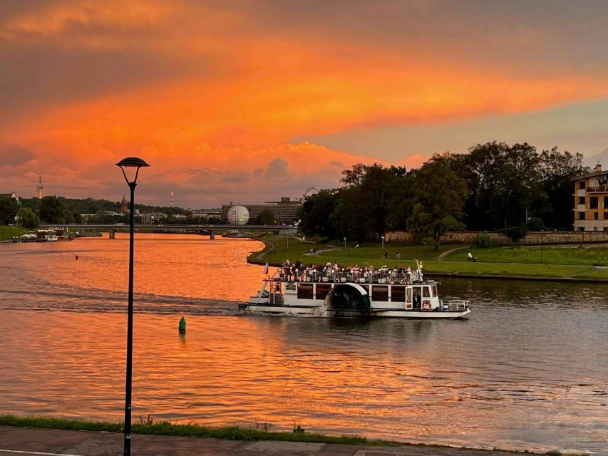 Krakow: 1-Hour Evening Vistula River Cruise - Key points to know before boarding