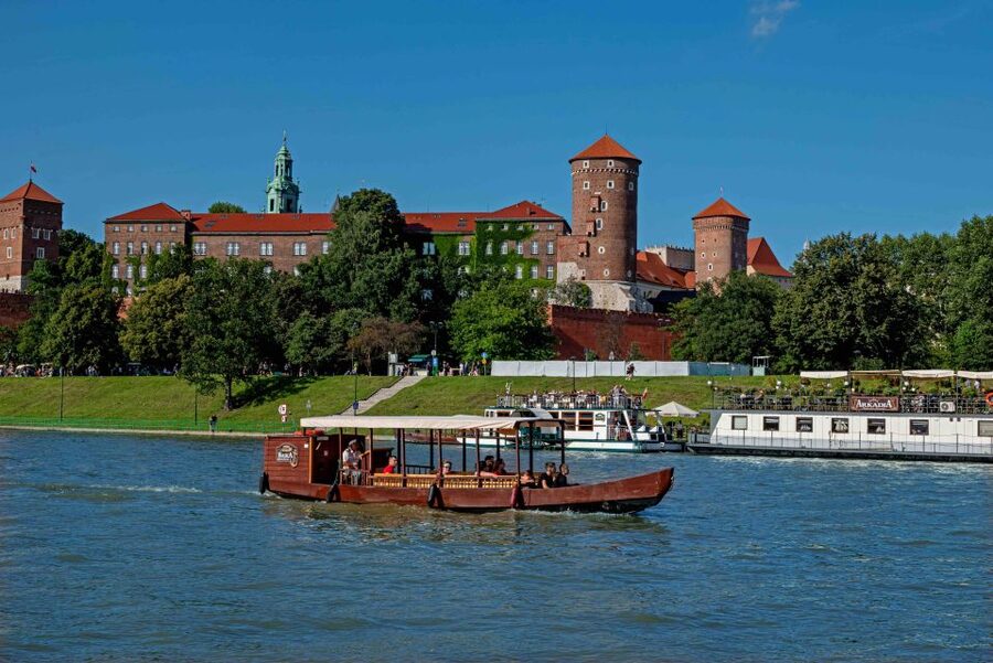 Krakow: 1-Hour Evening Vistula River Cruise - Who will enjoy this cruise most?