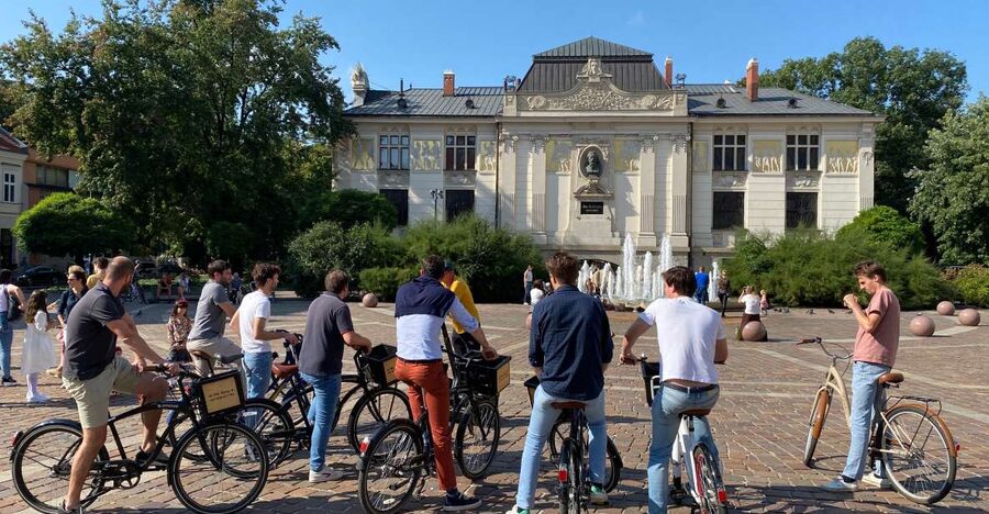 Krakow: 2h Kazimierz (Jewish Quarter) Bike Tour - Key points to know before you ride