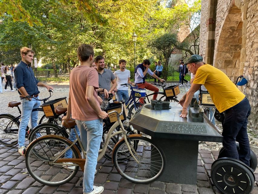 Krakow: 2h Kazimierz (Jewish Quarter) Bike Tour - Why Kazimierz works so well by bike