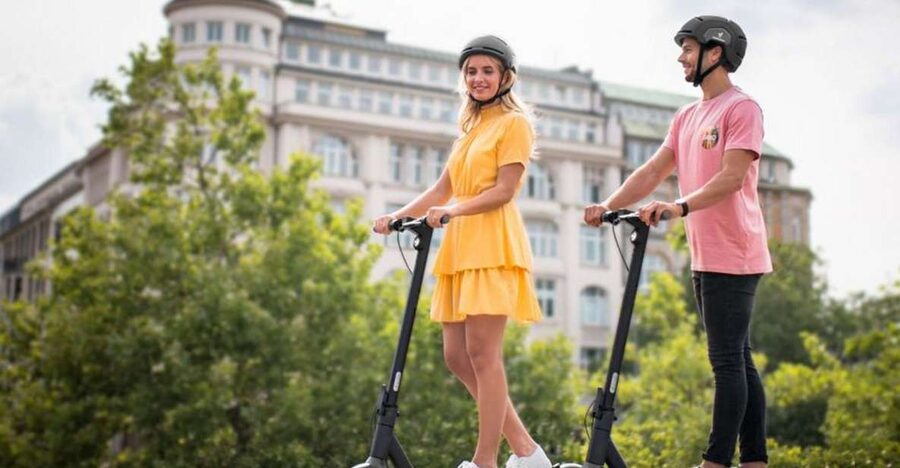 Krakow: 2h Kazimierz (Jewish Quarter) Scooter Tour - Why Kazimierz works well on two wheels