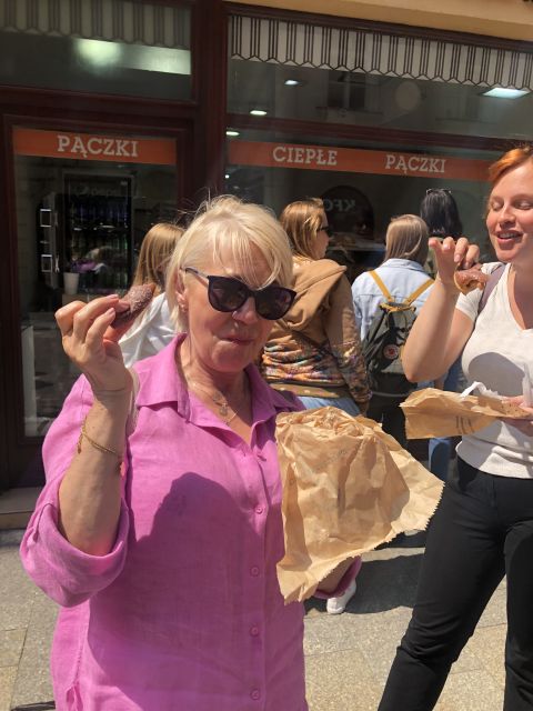 Krakow: 3-Hour Guided Secret Foodies Tour - Oscypek, cranberry jelly, and the secret final dish