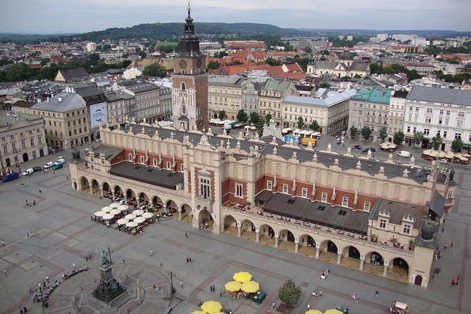 Krakow and Wieliczka Salt Mine Tour from Wroclaw - Local guides included - Entering the Wieliczka Salt Mine