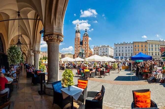 Krakow and Wieliczka Salt Mine Tour from Wroclaw - Local guides included - Leaving Wroclaw at 7:00 am
