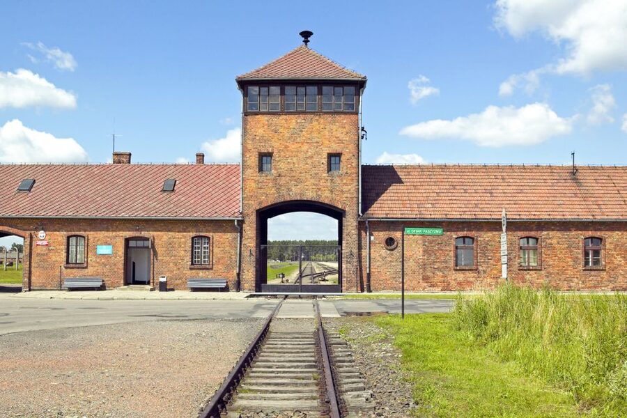 Krakow: Auschwitz-Birkenau and Salt Mine Guided Tour - Auschwitz I, where the visit begins