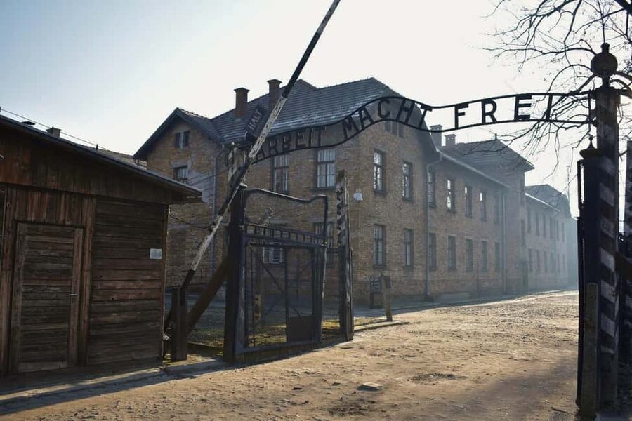 Krakow: Auschwitz-Birkenau Day Trip with Tour Leader - Meeting in Krakow and getting on the road