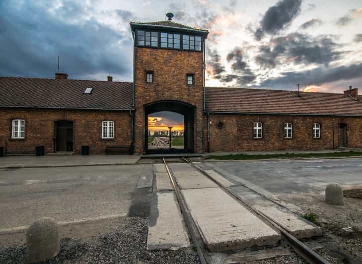 Krakow: Auschwitz-Birkenau Guided Tour with Pickup & Lunch - Key points to know before booking