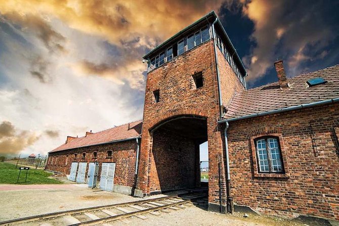 Krakow: Auschwitz-Birkenau Guided Tour with Ticket and Transfer - The ride back to Krakow