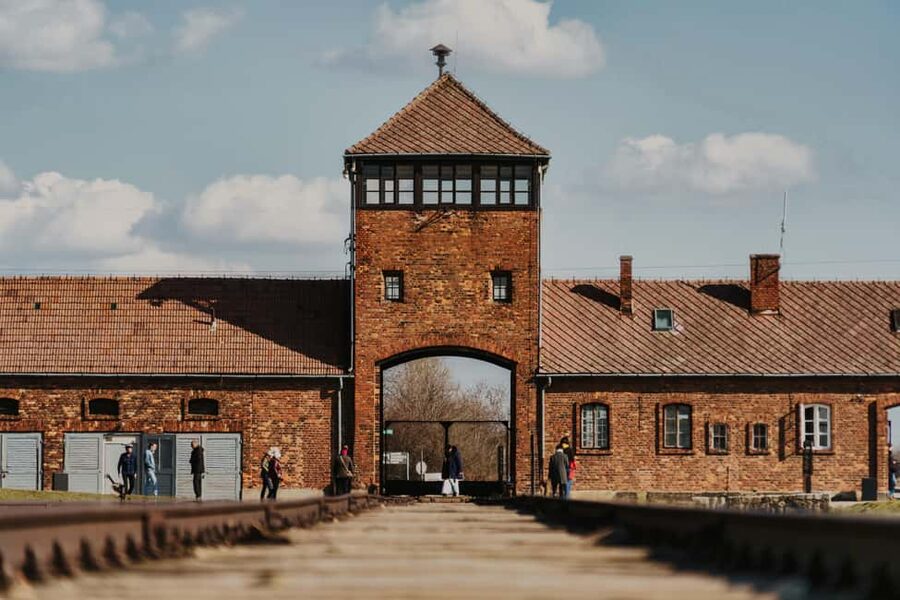 Krakow: Auschwitz-Birkenau Guided Tour with Transportation - The 1.5-hour coach ride from Krakow