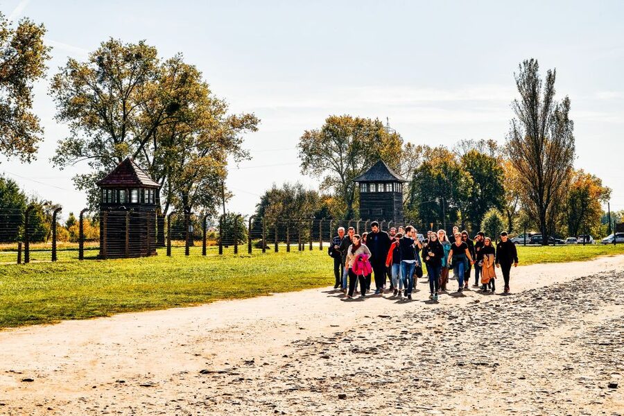 Krakow: Auschwitz-Birkenau Live Guided Tour & Hotel Pickup - Key points to know before booking