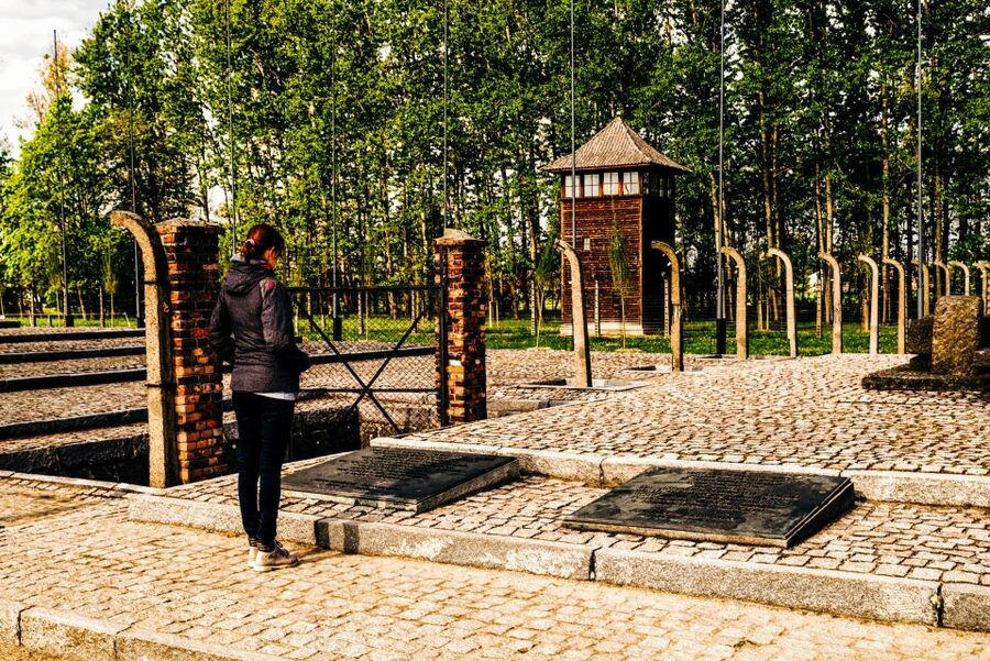 Krakow: Auschwitz-Birkenau Live Guided Tour & Hotel Pickup - Getting from Krakow to the museum