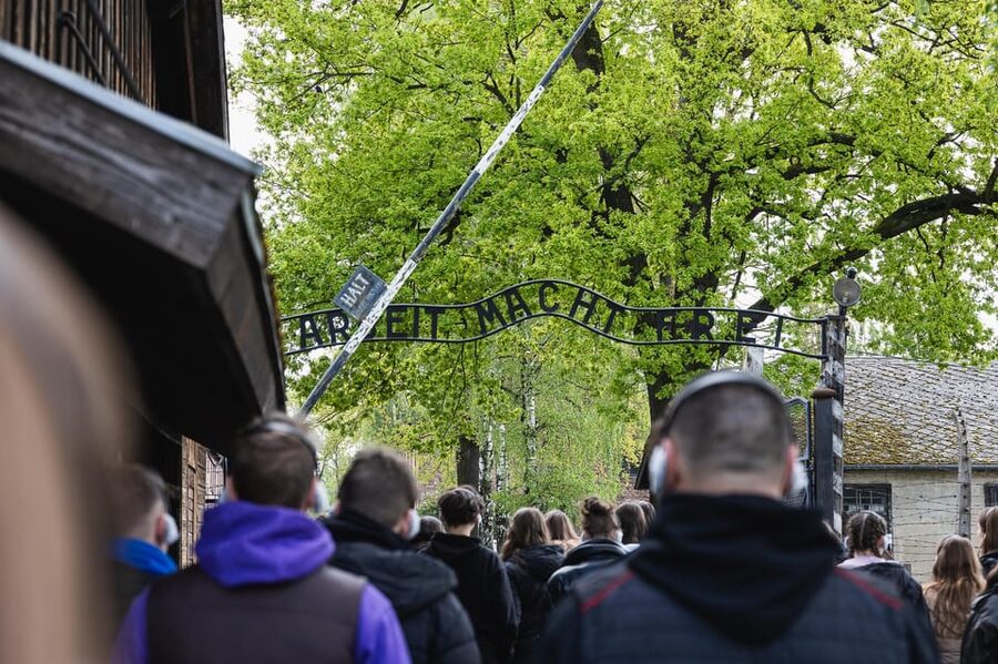 Krakow Auschwitz-Birkenau Memorial Guided Tour Meeting Point - Auschwitz I and the Arbeit Macht Frei Gate