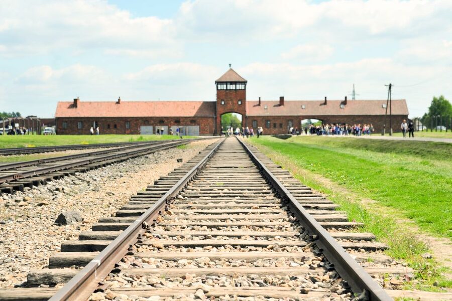 Krakow: Auschwitz Guided Tour with Pickup and Optional Lunch - Key points to know before booking