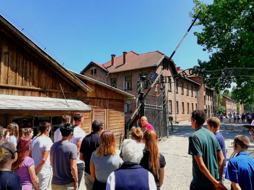 Krakow: Auschwitz Guided Tour with Pickup and Optional Lunch - Auschwitz I and the Arbeit Macht Frei gate