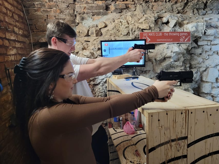 Krakow: Axe Mate Club Shooting Range Entry Ticket - A shooting range beneath Kazimierz