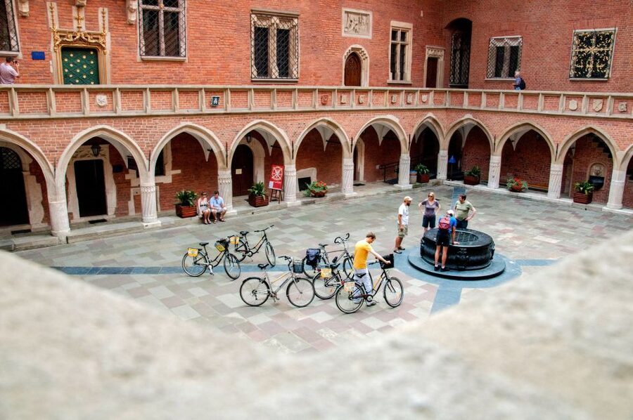 Krakow: Bike Tour of Old Town, Jewish Quarter and the Ghetto - Key points at a glance