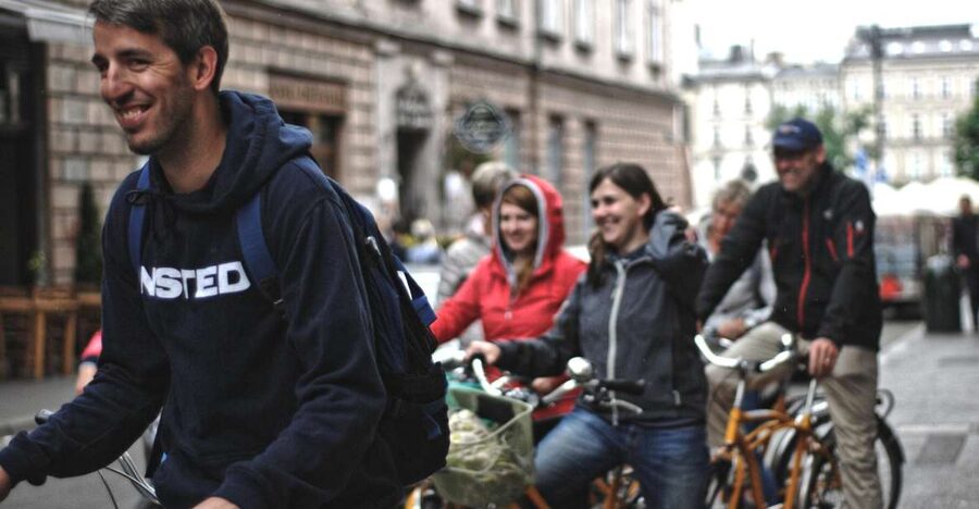 Krakow: Bike Tour of the Old Town, Kazimierz, and the Ghetto - Along the Vistula to Podgórze