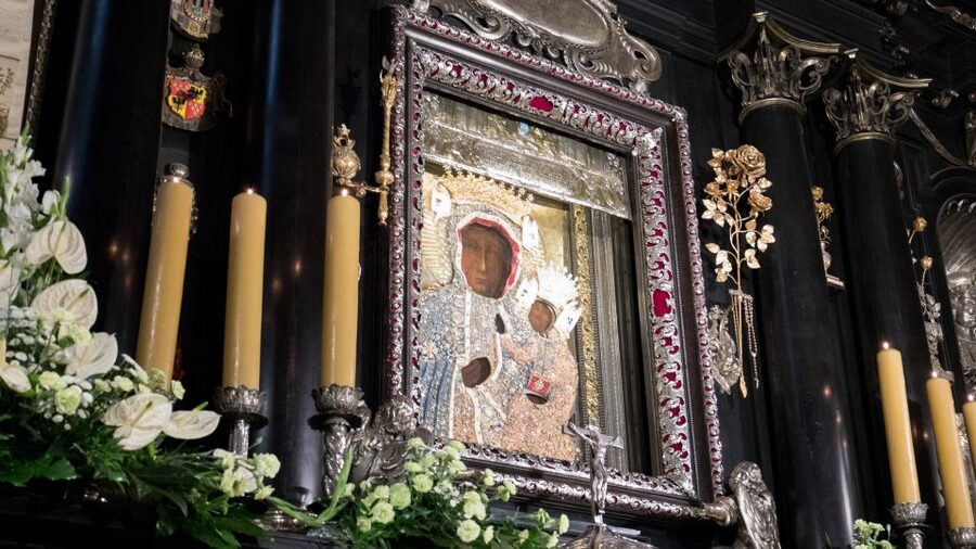 Krakow: Black Madonna of Częstochowa & Home of John Paul II - The school and young pope monument