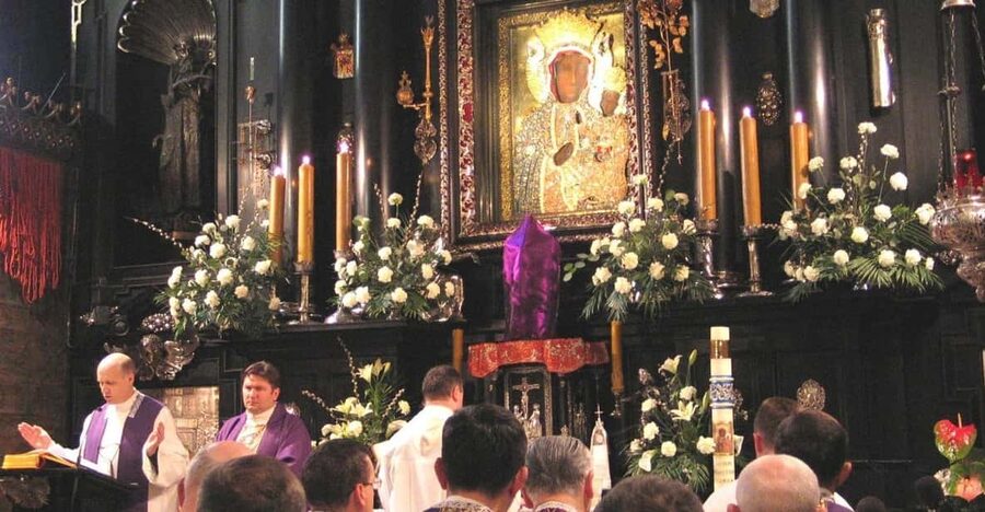 Krakow: Black Madonna Sanctuary of Czestochowa - Guided Tour - The Treasury, tower, and monastery grounds
