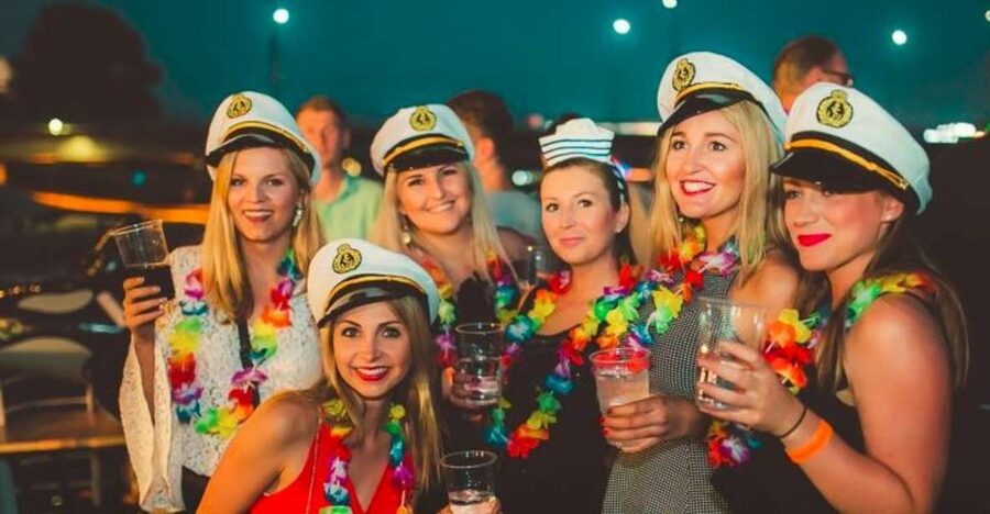 Krakow: Boat Party with Unlimited Drinks - A party boat instead of a standard Krakow pub tour