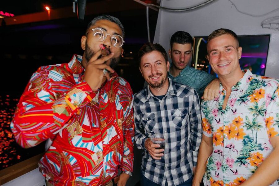 Krakow: Boat Party with Unlimited Drinks - The music, games, and live magic show