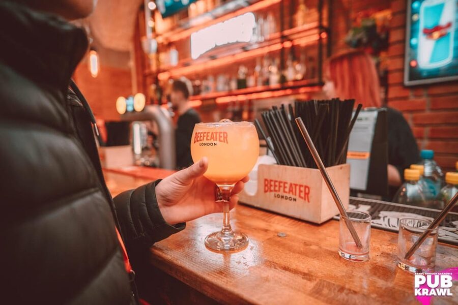 Krakow: Bottomless Brunch with 3-Course Meal and Drinks - Moaburger supplies the main course