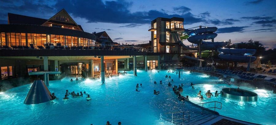 Krakow: Chocholowskie Thermal Baths Evening Ticket - Saunas and spa treatments cost extra