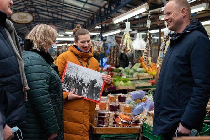 Krakow Christmas Market Immersive Tour - Ulica Florianska and old-fashioned Christmas shopping