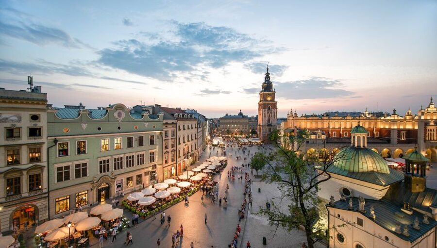 Krakow: City Sightseeing Tour by Electric Golf Cart - The audio guide and the human touch