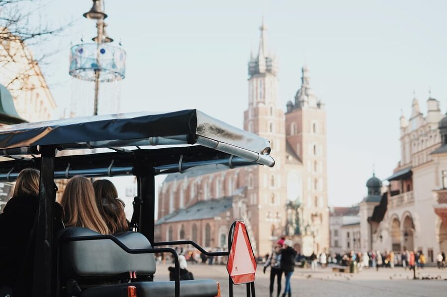 Krakow: City Sightseeing Tour by Golf Cart - Kazimierz, from Jewish city hall to old synagogues