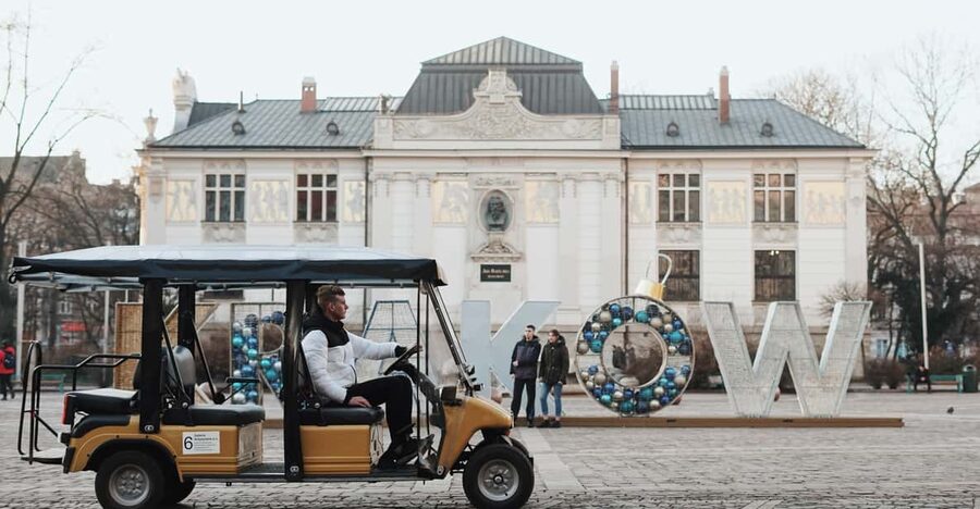 Krakow: City Sightseeing Tour by Golf Cart - What the audio guide adds