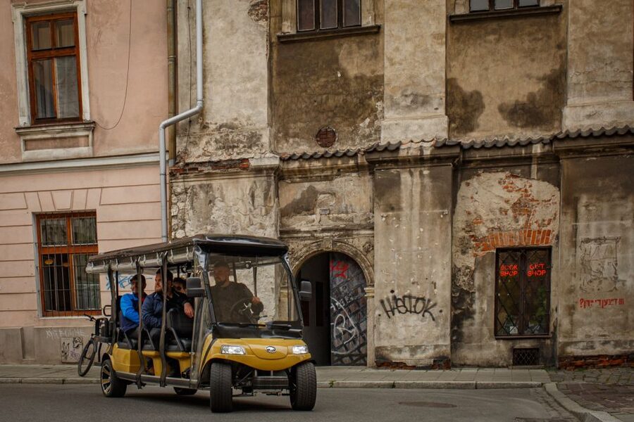 Krakow: City Sightseeing Tour Eco Electric Buggy Golf Cart - Riding comfort in winter and summer