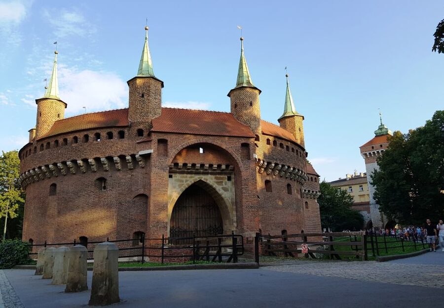 Krakow: City Tour by Electric Golf Cart - Who should book this tour?