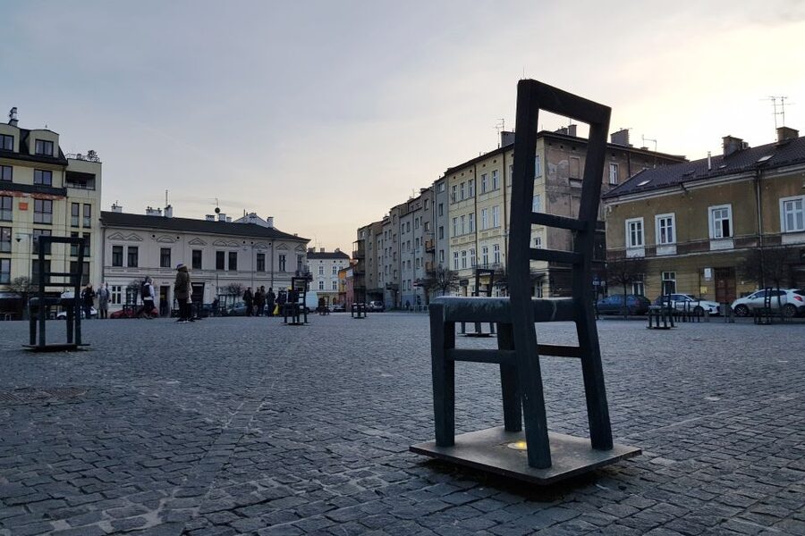 Krakow: City Tour by Electric Golf Cart - Kazimierz: synagogues, cemeteries, and street life
