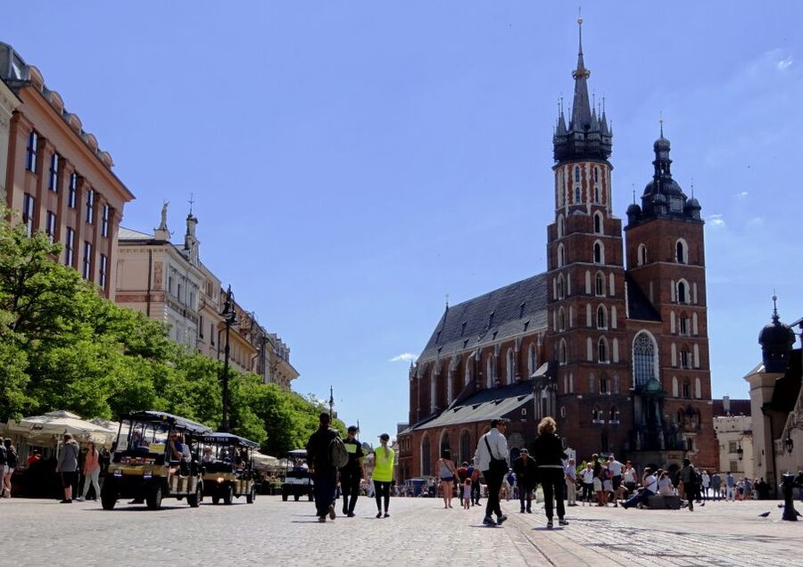 Krakow: City Tour by Electric Golf Cart - Schindler’s Factory and the final stop