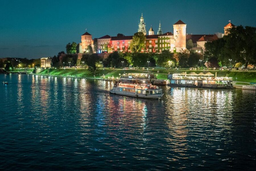 Krakow: Evening Cruise with a Glass of Wine - Key points to know before you book