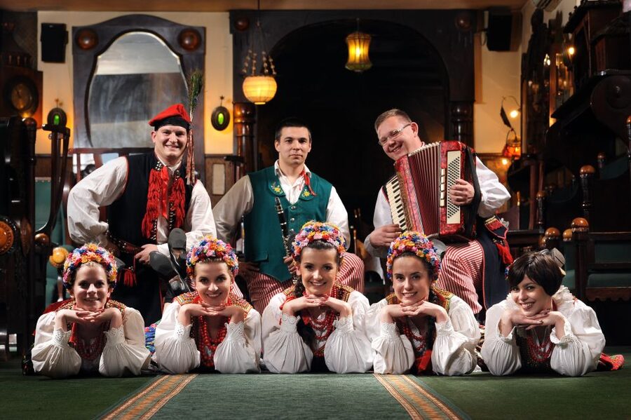 Krakow: Folk Show & 3-Course Dinner at Jama Michalika Café - Key points to know before booking