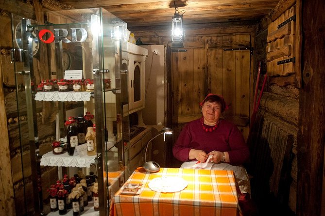 Krakow: Food Tour of 10 Tastings with Pierogi, Vodka & More - Ulica Grodzka: royal streets, dragon stories and a milk bar