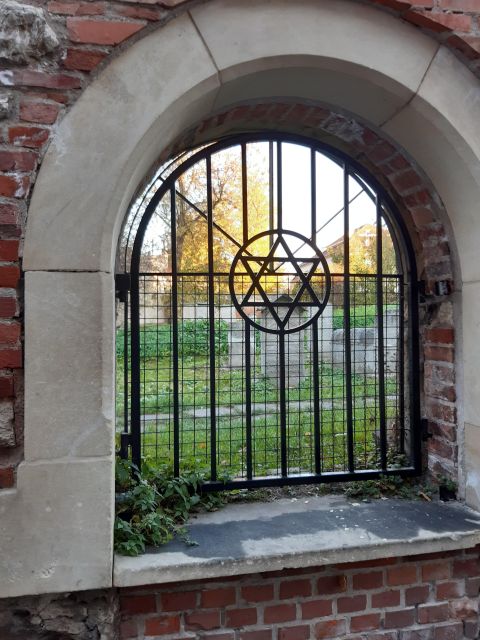 Krakow: Full Tour Regular 1.5h guided city tour by E-Cart - Key points to know before you book